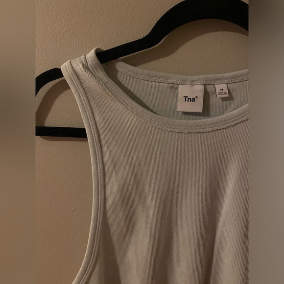 Aritzia crop top, medium - Picture 2 of 2